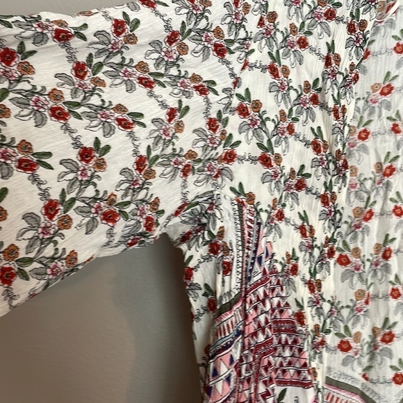 Patrons of Peace M floral kimono - Picture 3 of 9